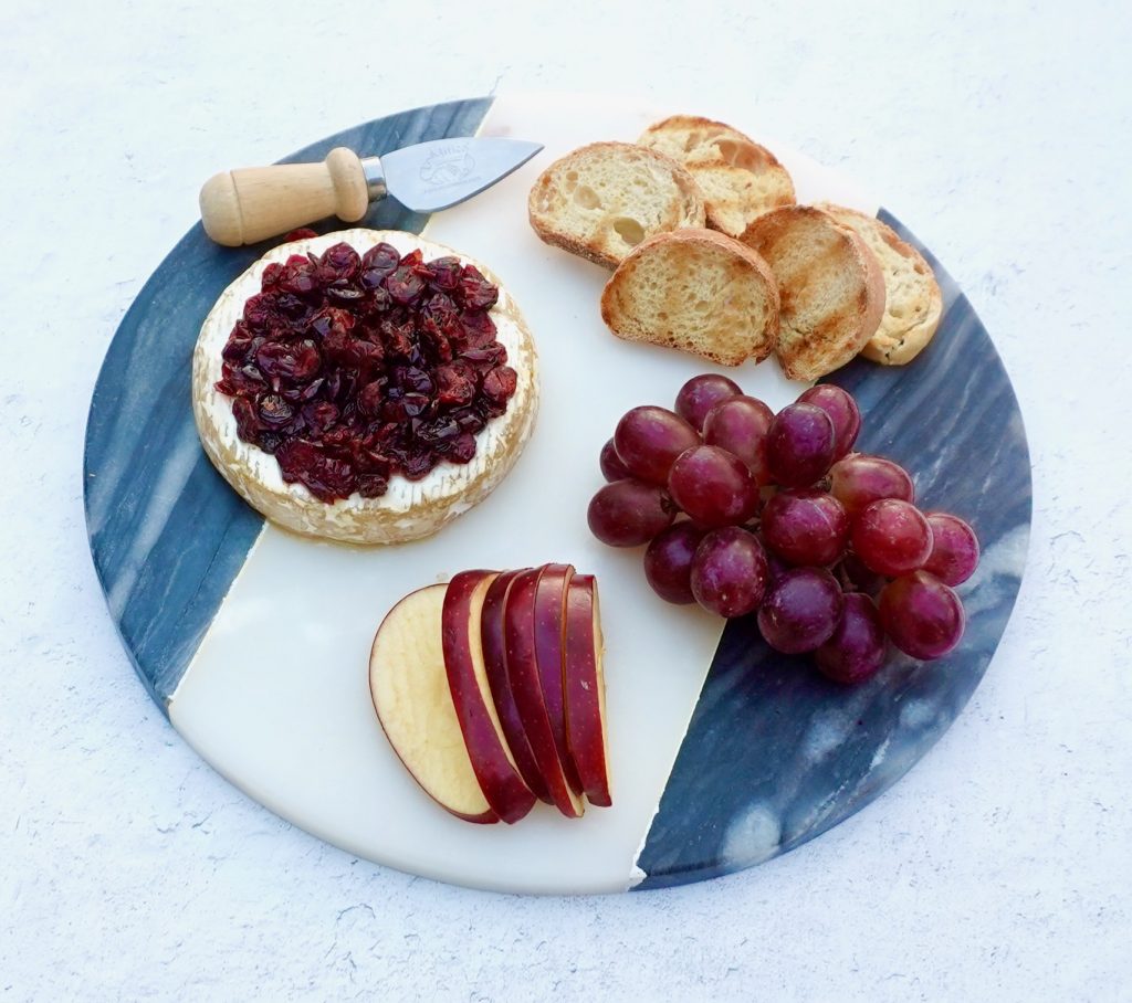 Baked Brie with Honey and Dried Cranberries