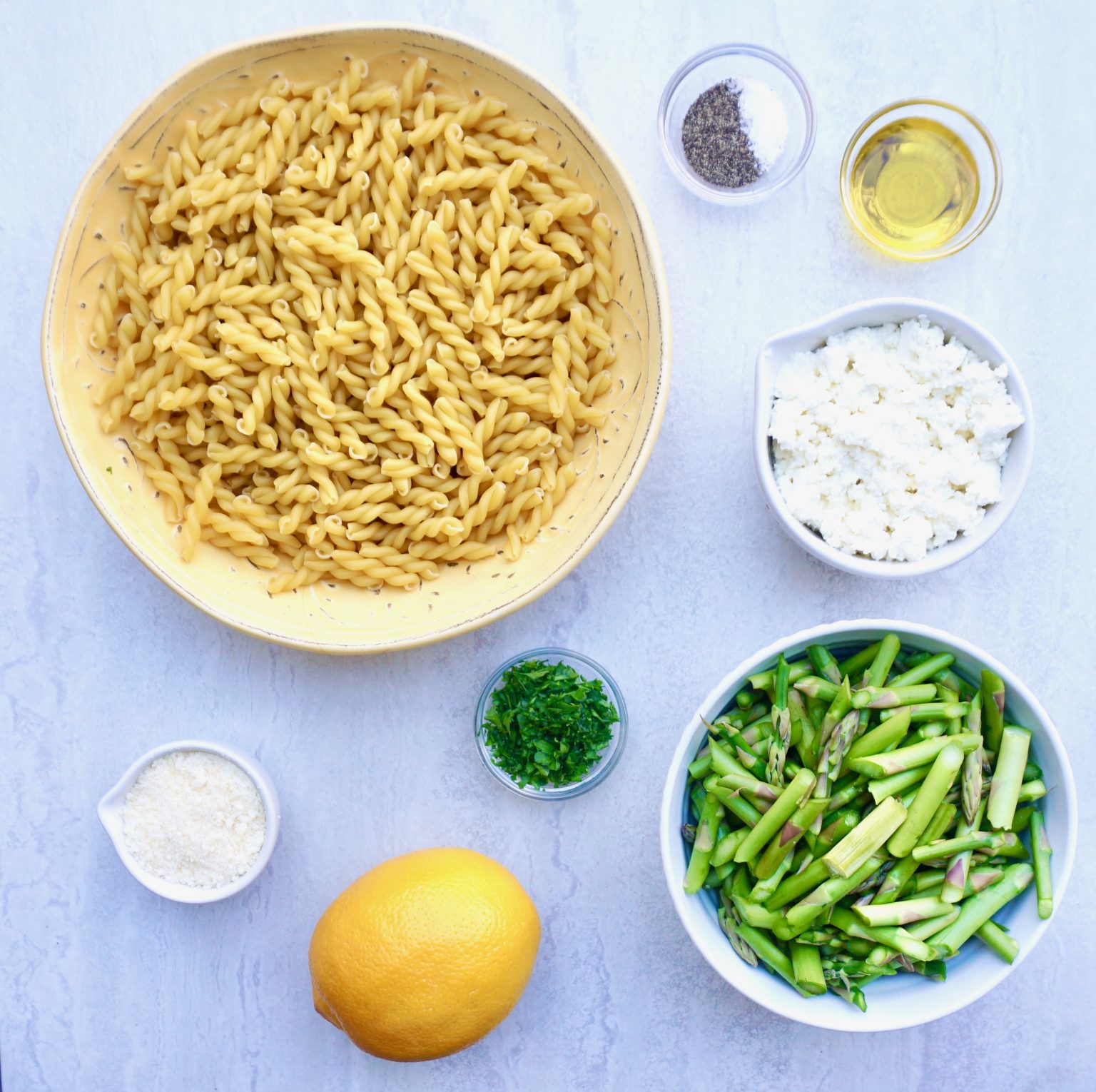 Lemon Asparagus Pasta is a one pot, easy vegetarian meal