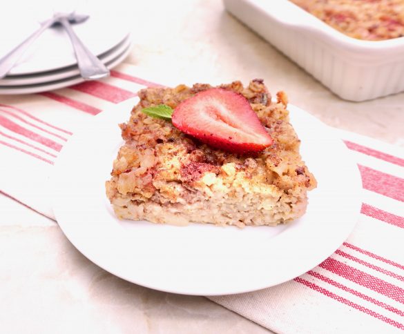 Easy To Make Strawberry Banana Baked Oatmeal Recipe