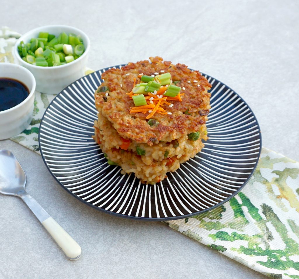 easy-asian-inspired-crispy-fried-rice-cakes-recipe