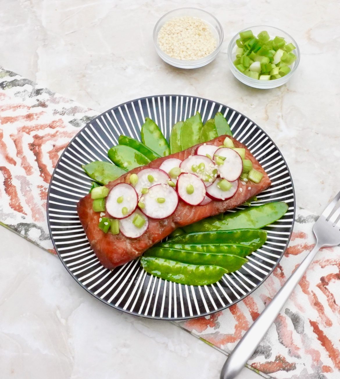 Asian Salad Salmon is healthy, flavorful, low carb and gluten free.