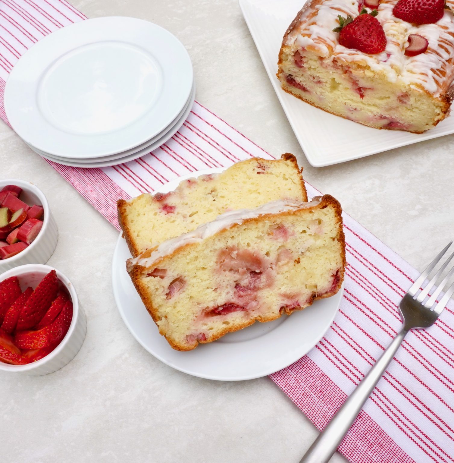 Easy to Make No Mixer Strawberry Rhubarb Cake Recipe