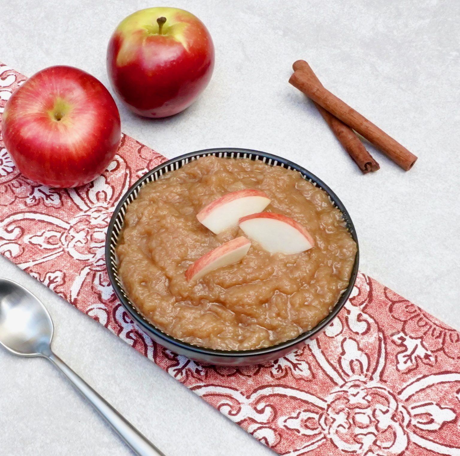 Easy to Make Cinnamon Cider Apple Sauce Recipe