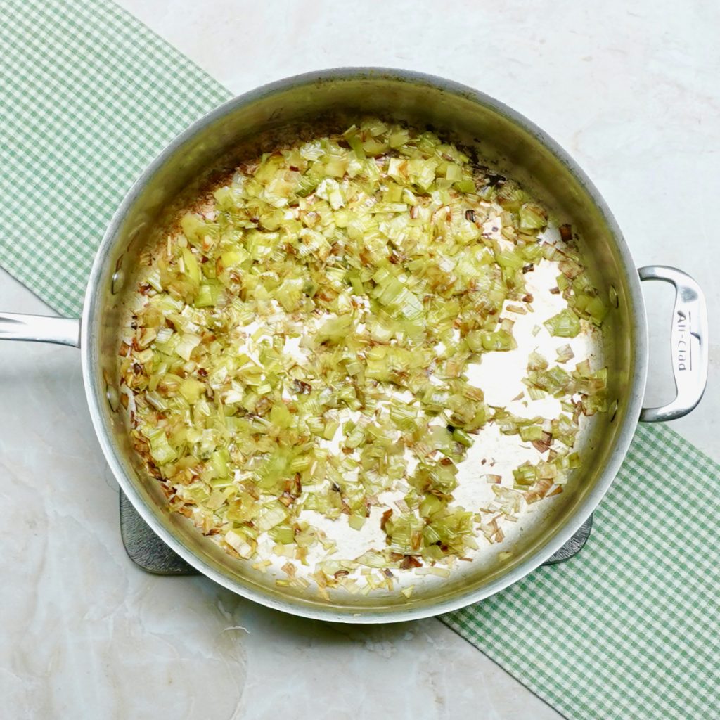 creamy-caramelized-cheesy-easy-leek-dip-recipe